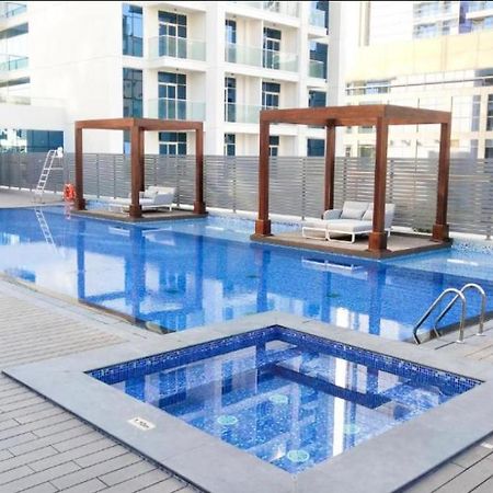 Bnbmehomes - Beautiful Lake View Studio Near Marina - 1504 Dubaj Kültér fotó