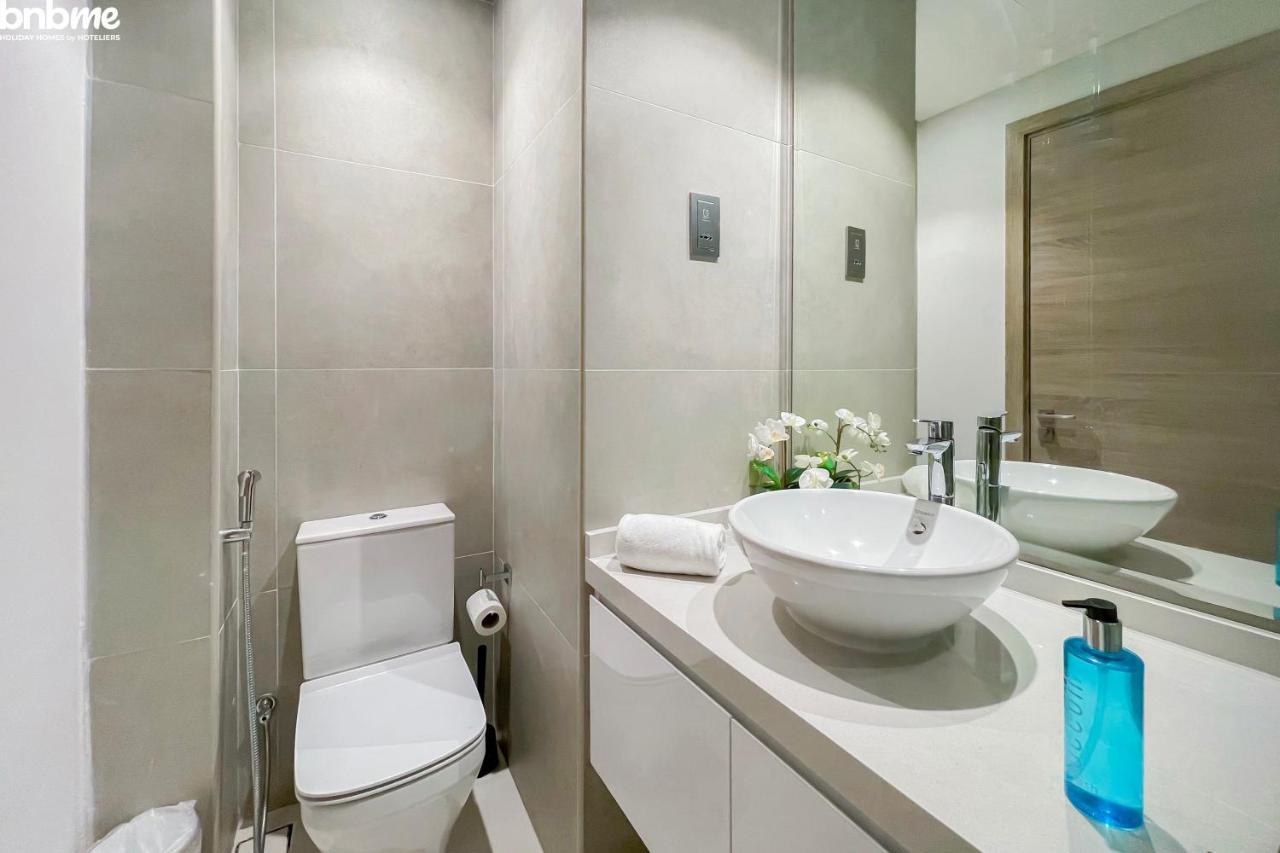 Bnbmehomes - Beautiful Lake View Studio Near Marina - 1504 Dubaj Kültér fotó